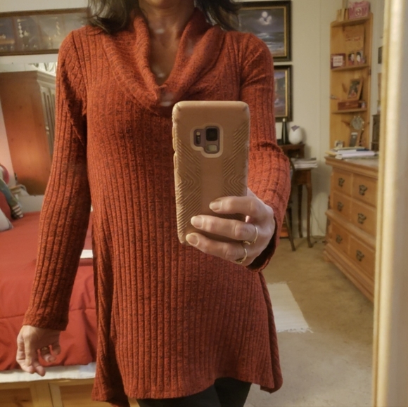 Very pretty long sleeve rust colored cowl neck sweater. Size small. - Picture 6 of 6